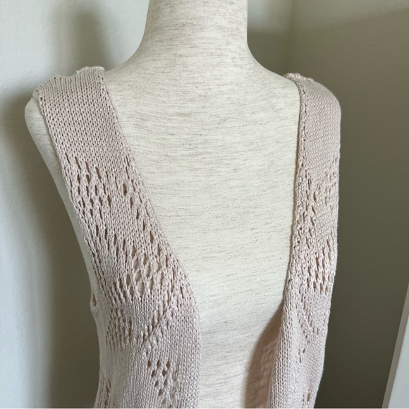 NWOT Crochet Vest - Picture 2 of 8